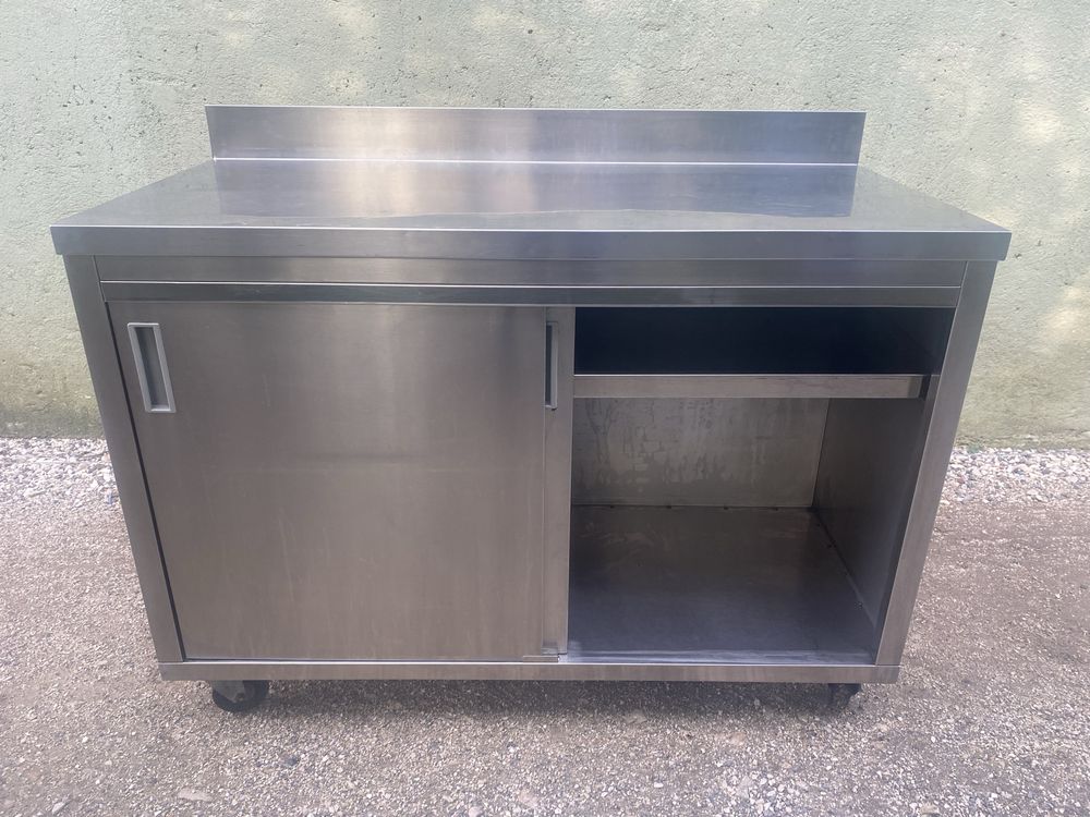 Banca inox com prateleira e portas