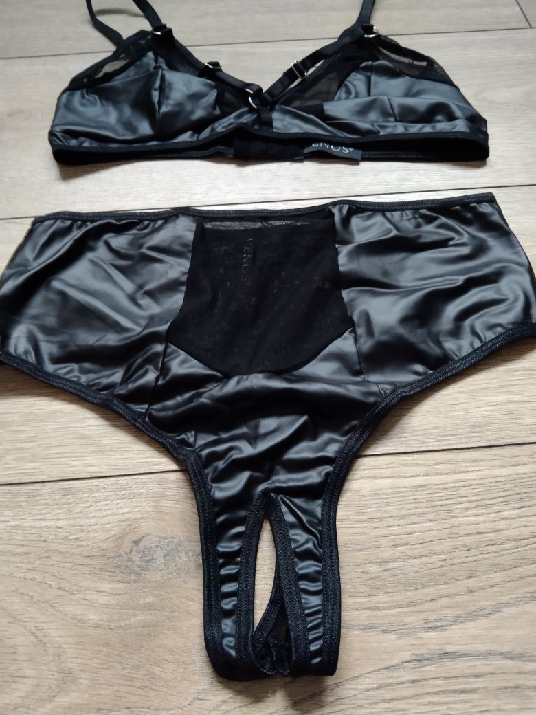 Zestaw bielizny erotycznej Venus braletka Wetlook wysokie stringi 36 S