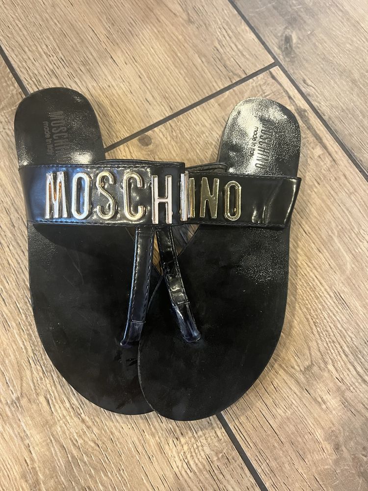 Moschino klapki japonki logo 38 czarne