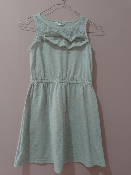 Zestaw 8 sukienek 134 9 lat