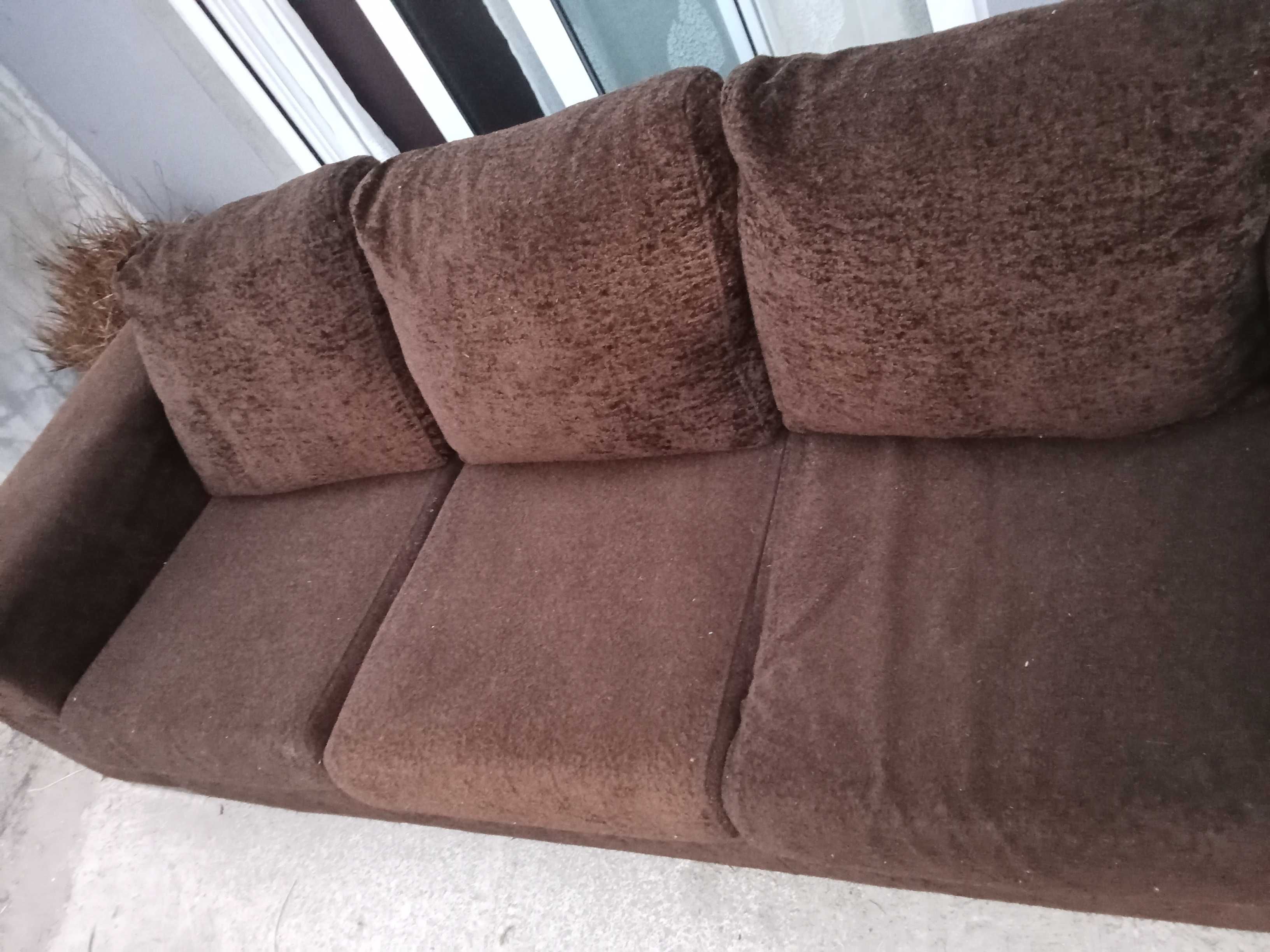 Sofa castanho usado