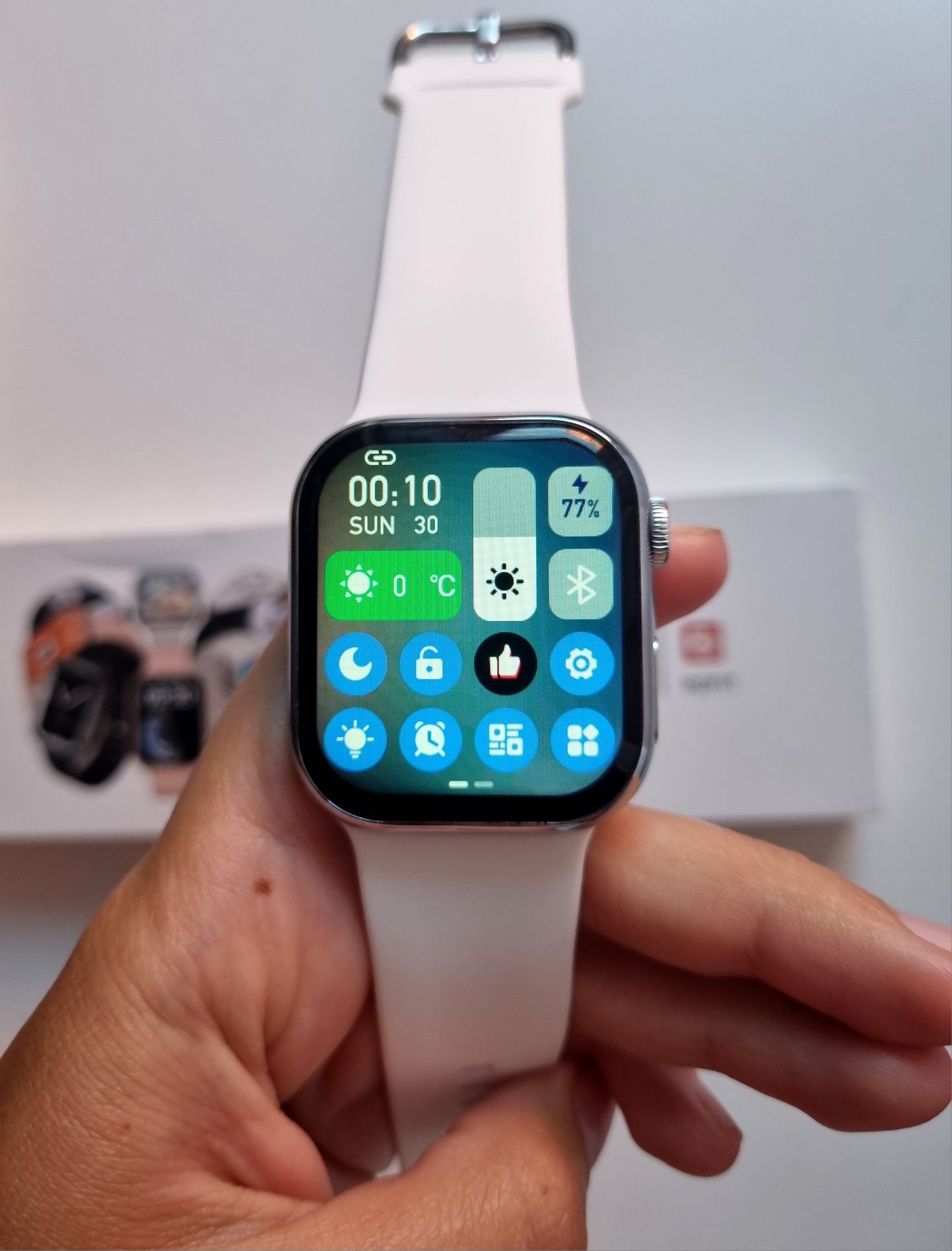 Smartwatch 9 top srebrny