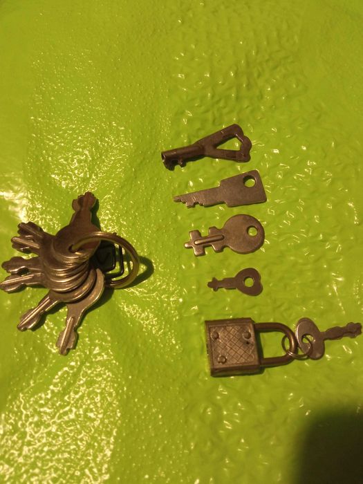 Ключи от чемоданов времен СССР