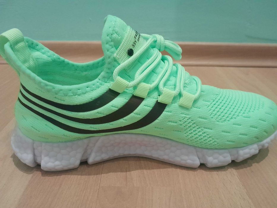 Чоловічі дихаючі бігові кросівки з м'якою підошвою, дихаючою сіткою