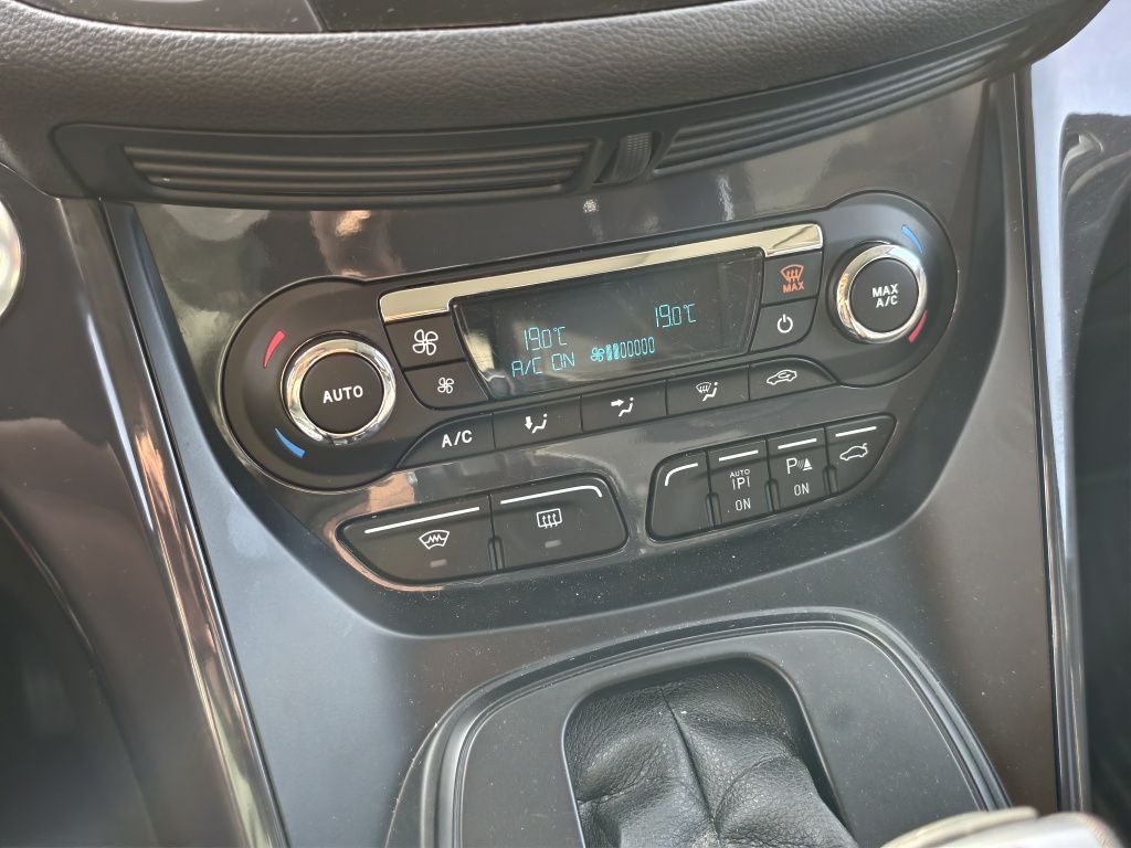 Ford Kuga 2014 rok 1.6 benzyna asystent pasa el klapa skora