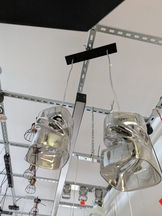 Lampa sufitowa dwu punktowa.