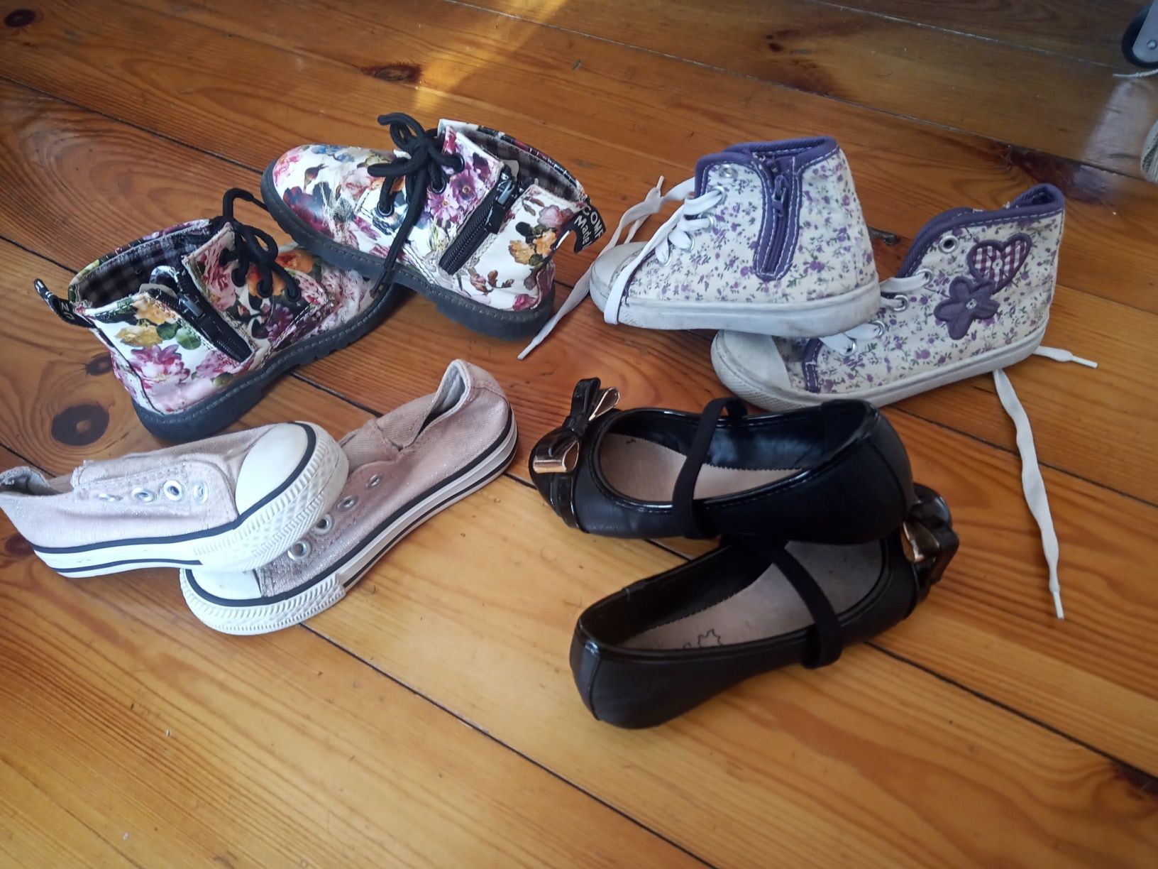 Rozmiar 24- zestaw eleganckich butów dla dziewczynki