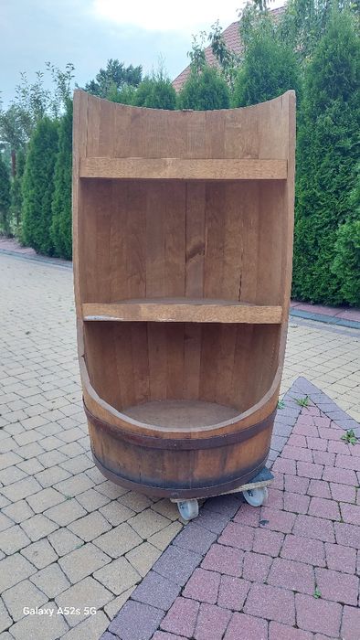 Beczka dekoracyjna, barek na alkohol lub stojak na kwiaty.