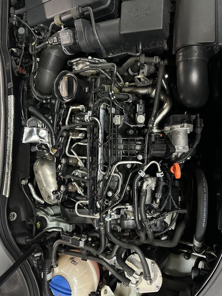 Двигун мотор 1.6 TDI CAY CAYC Passat B6 B7 Octavia A5 Superb 2