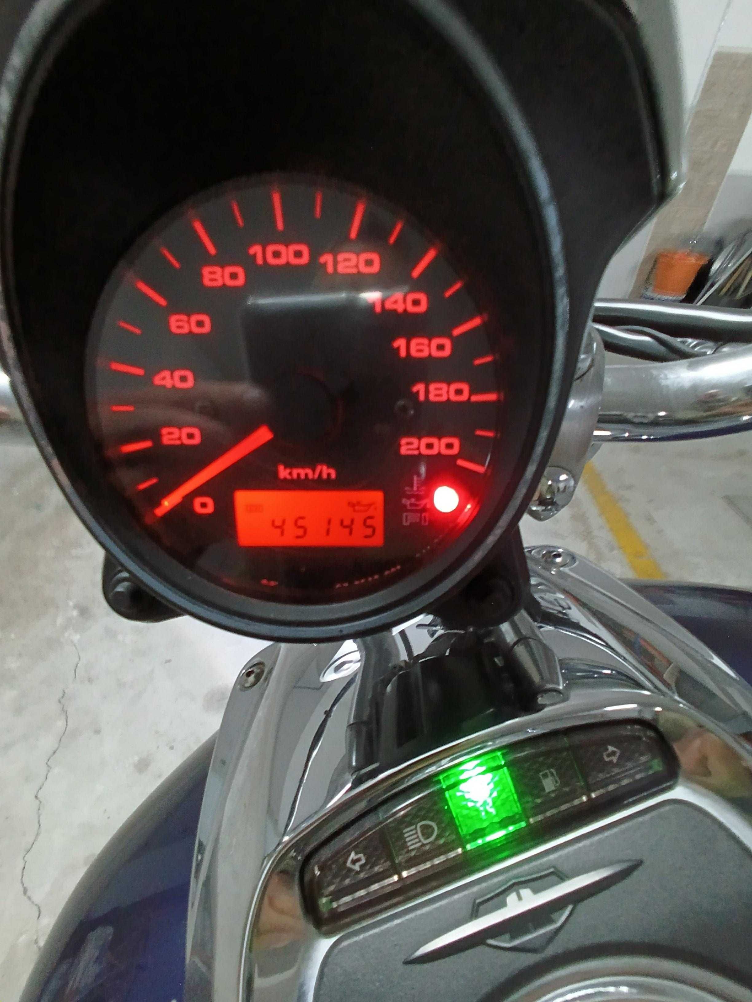 Vende-se Suzuki Intruder