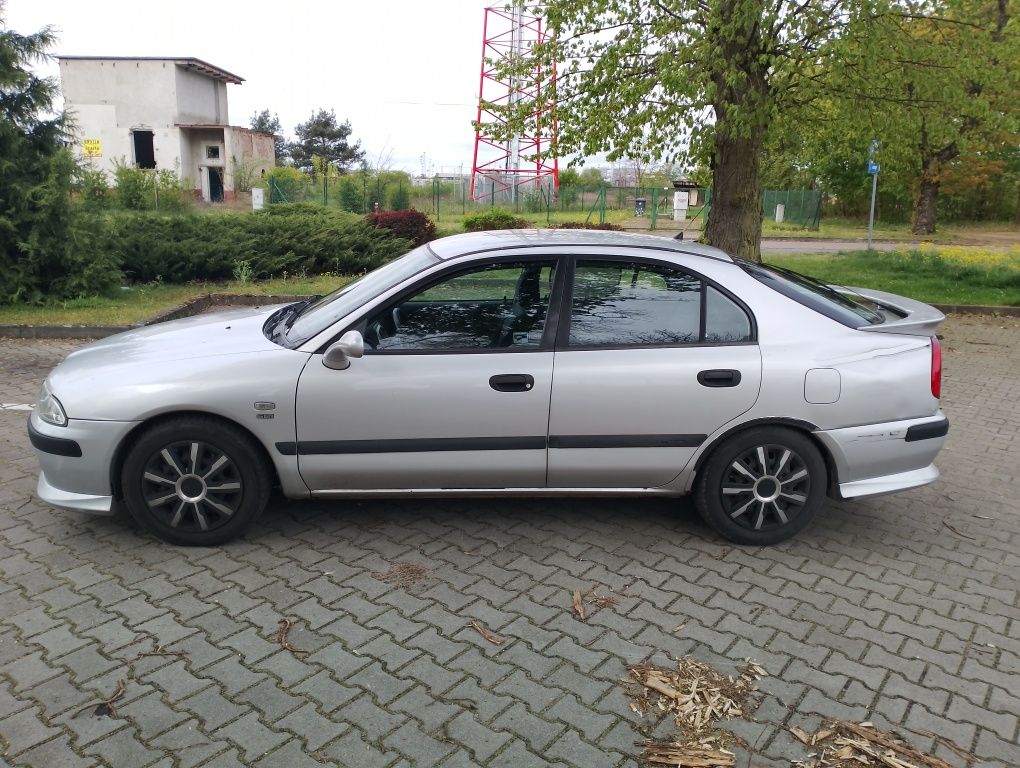 Sprzedam Mitsubishi Carisma 1.8GDI