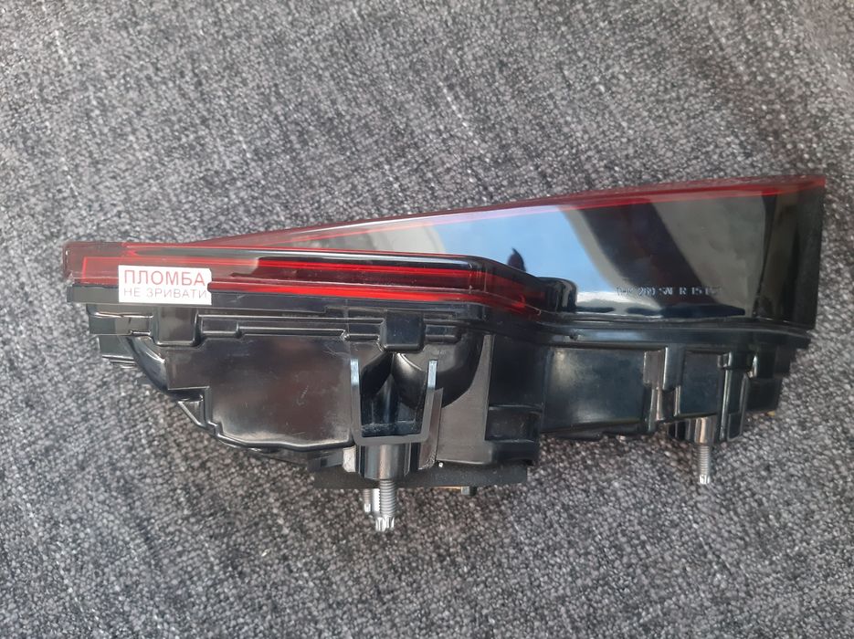 фонари задние, стопы, (бегующая строка) на Audi a4 b9 оригинал