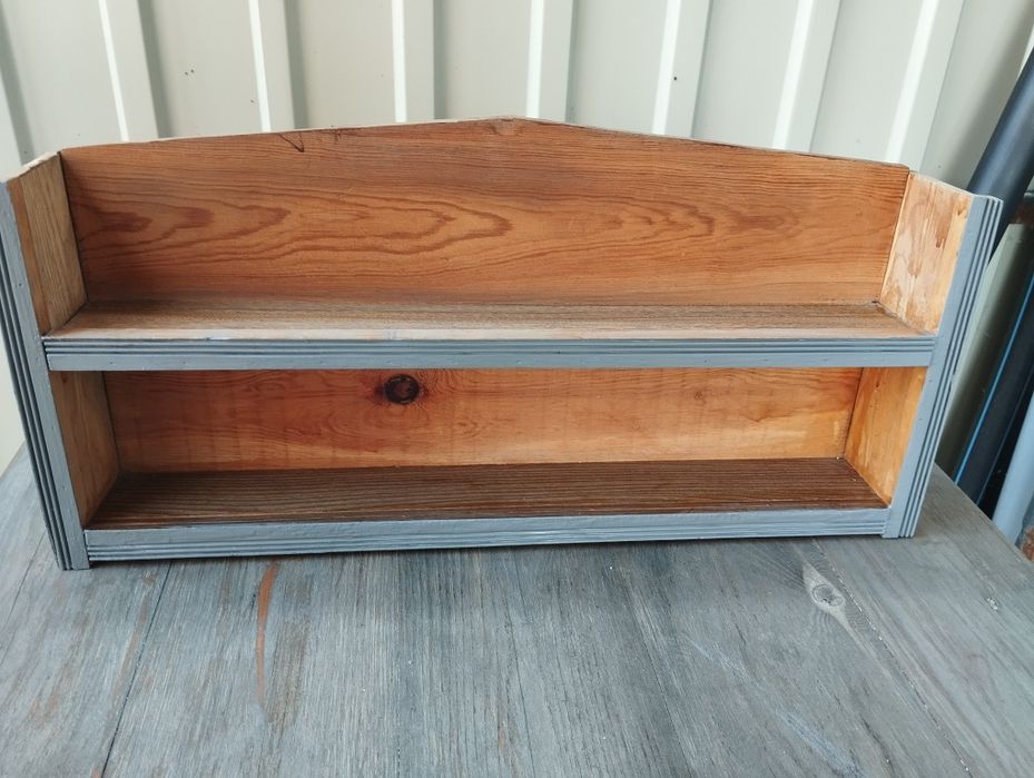 Полка  настенная