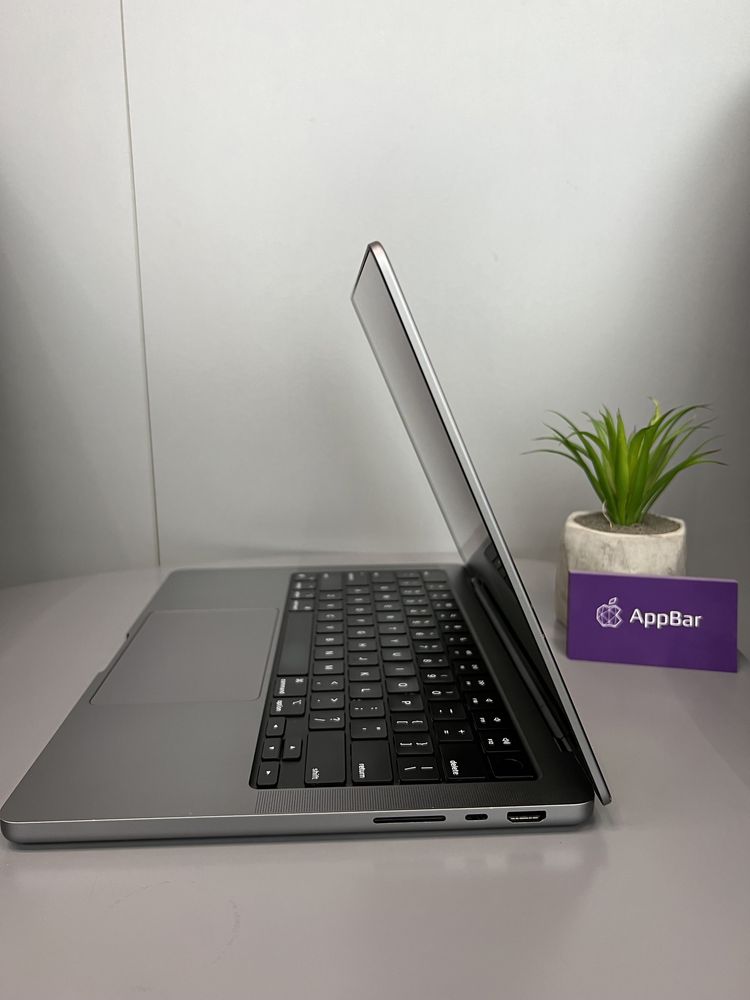 MacBook Pro 14” M1 Max 2021 32/1Tb Space Gray 20 циклів