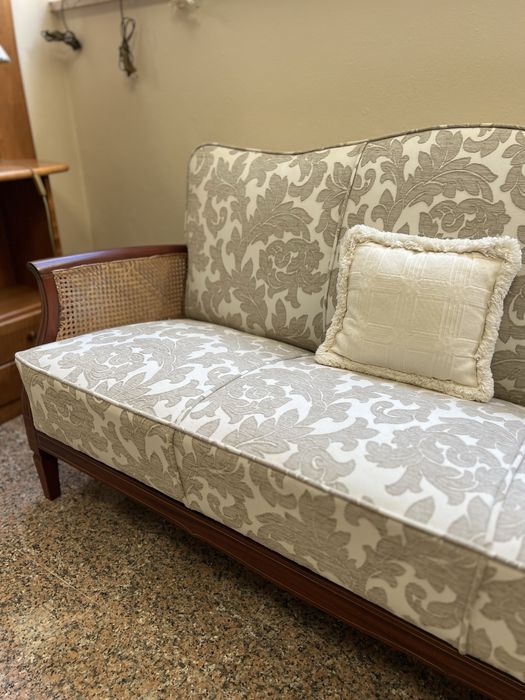 Sofa antigo recuperado