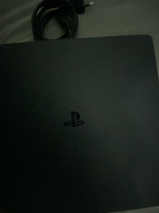 Playstation 4 slim