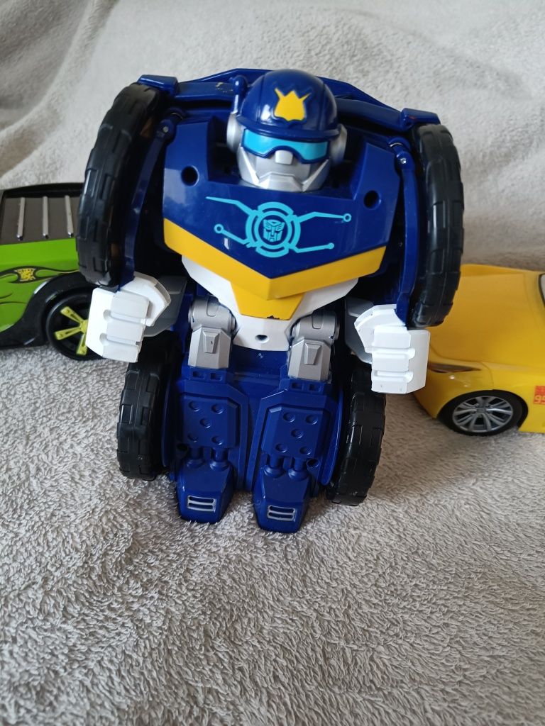 Transformers chase auto transformujace