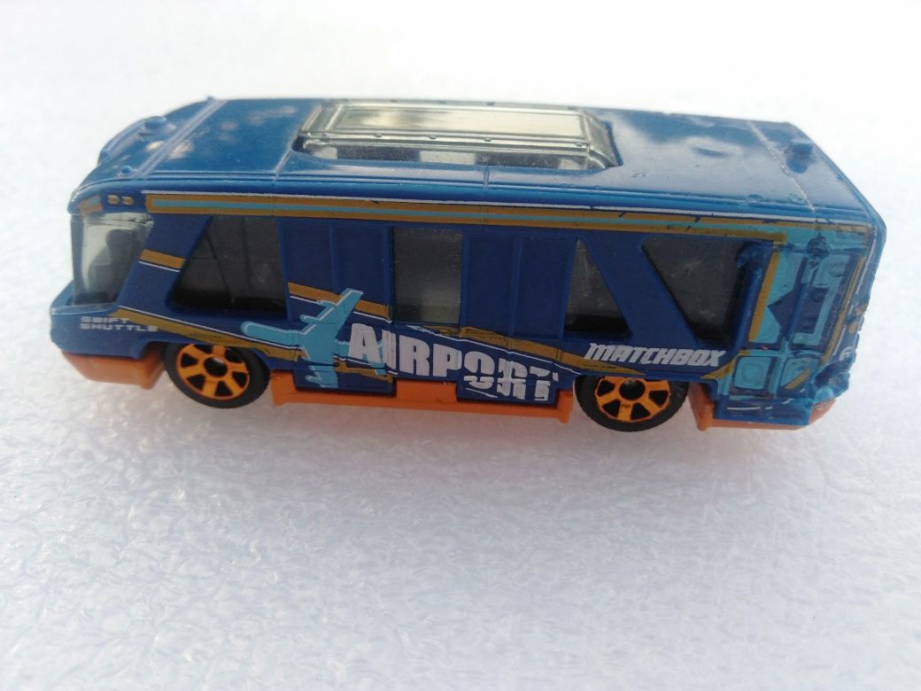 Matchbox autokar airport