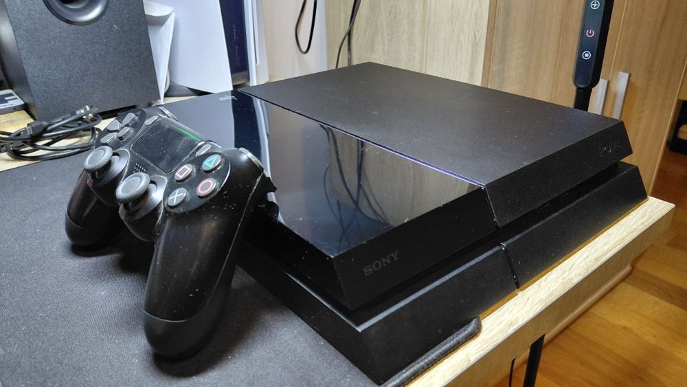 Konsola PS4 FAT 1TB Soft 9.03 po SPA GoldHen