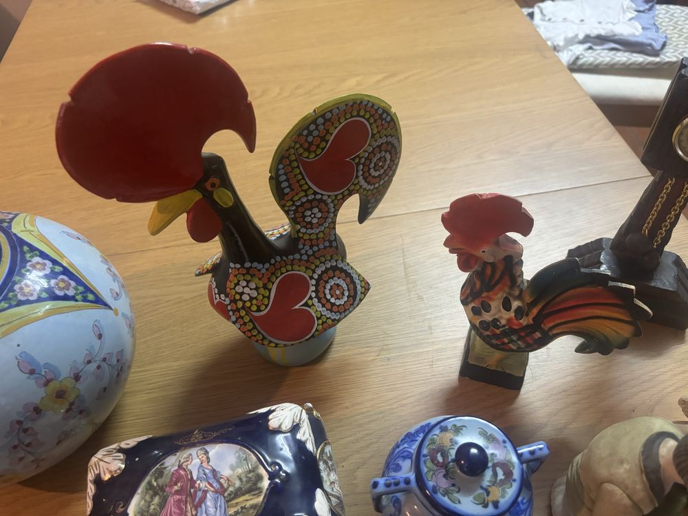 Velharias - figuras de loiça, porcelanas varias