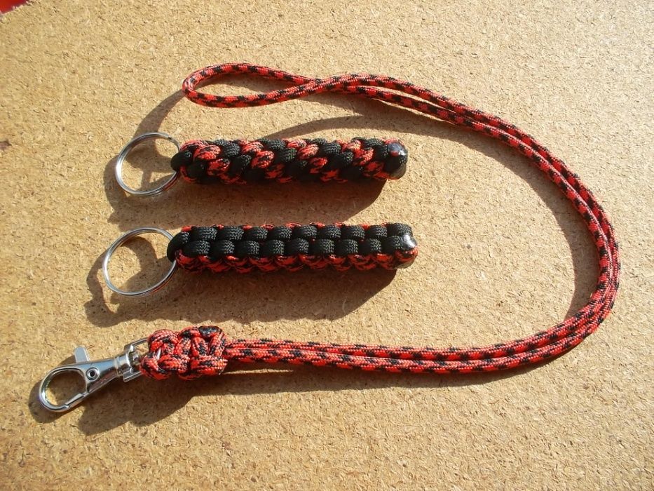 Porta-chaves Paracord - Cores Preto e Vermelho