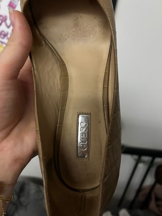 Szpilki buty na obcasie Guess 38