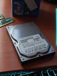 Жорсткий диск Вінчестер HDD 160 Gb / Гб Hitachi Deskstar HDS721616PLA3