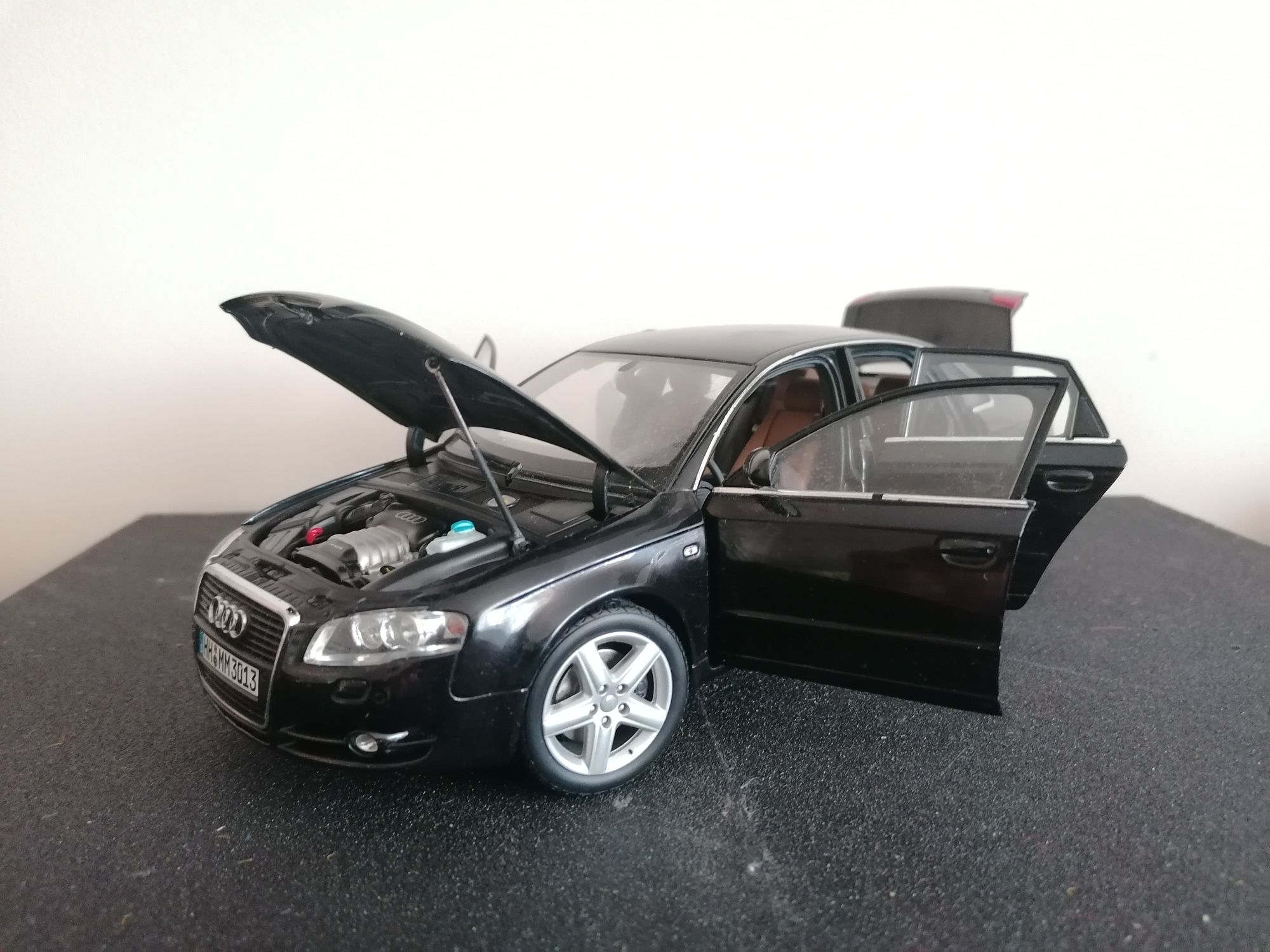 Audi A4 B7 1/18 Minichamps