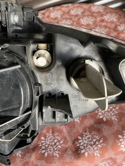 Lampa Biksenon prawy bmw e87 lift