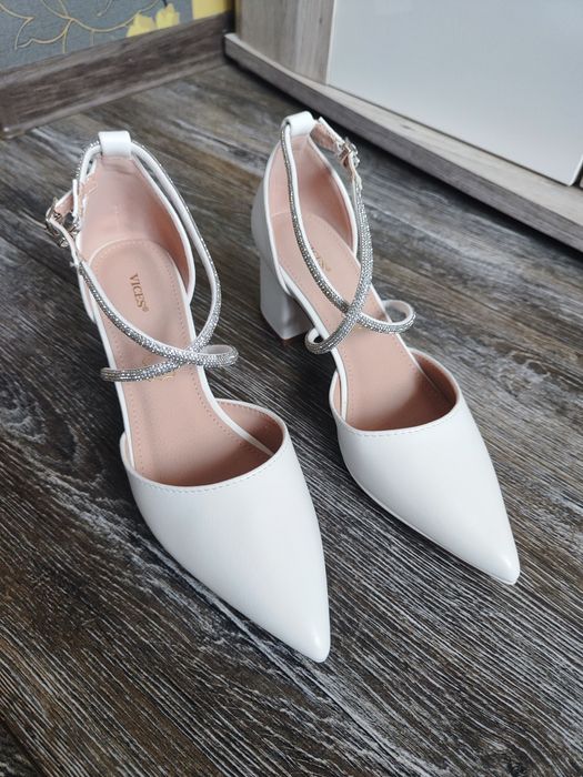 Buty ślubne sandałki czółenka białe srebrne cyrkonie zdobione 37