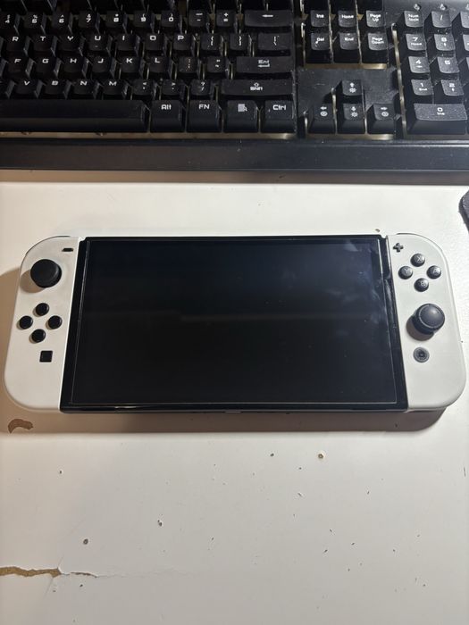 Nintendo Switch OLED + Pokemon Scarlet