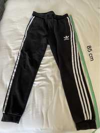 Czarne spodnie dresy adidas 152cm