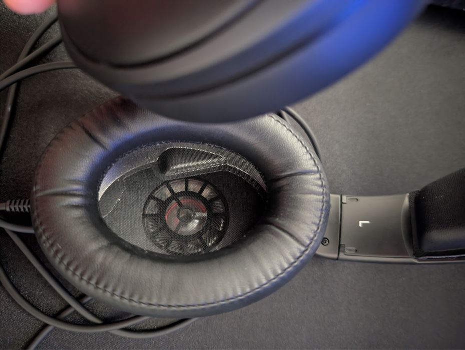 Sennheiser 620s - простір в закритих навушниках