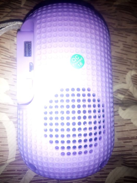Новая USB колонка с bluetooth FM радио Sd карт-с аккумулятором
С встр