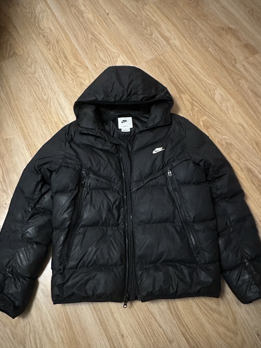 Куртка найк розмір M