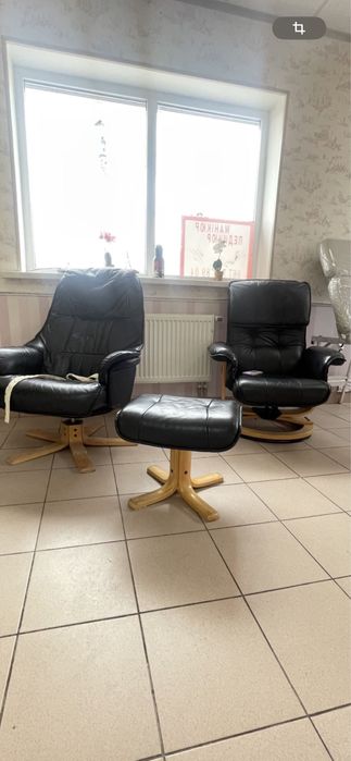 Крісла офісні з пуфом