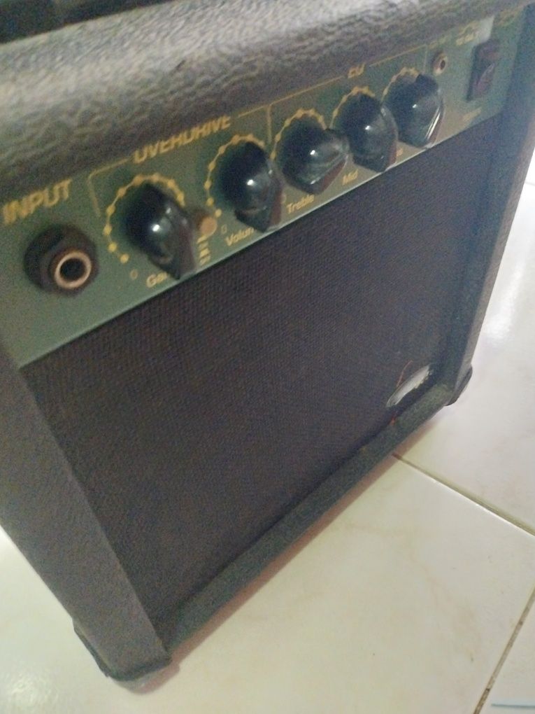 Amplificador de guitarra electrica impecavel