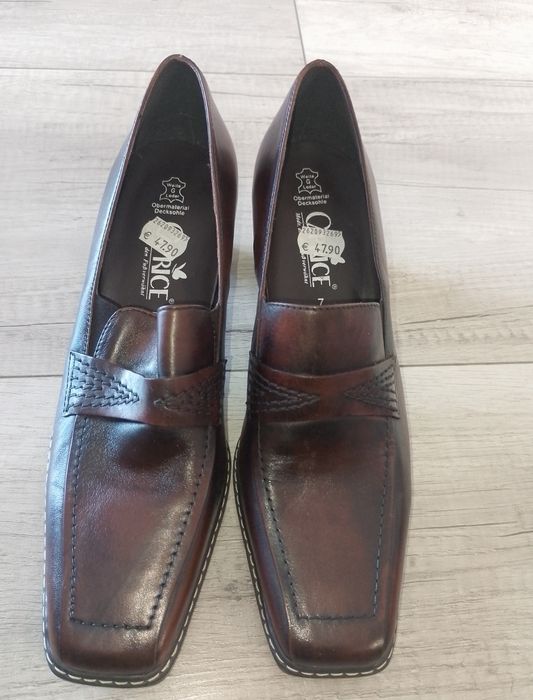 Nowe buty czółenka renomowanej firmy Caprice. Damskie . Nowe z metką.