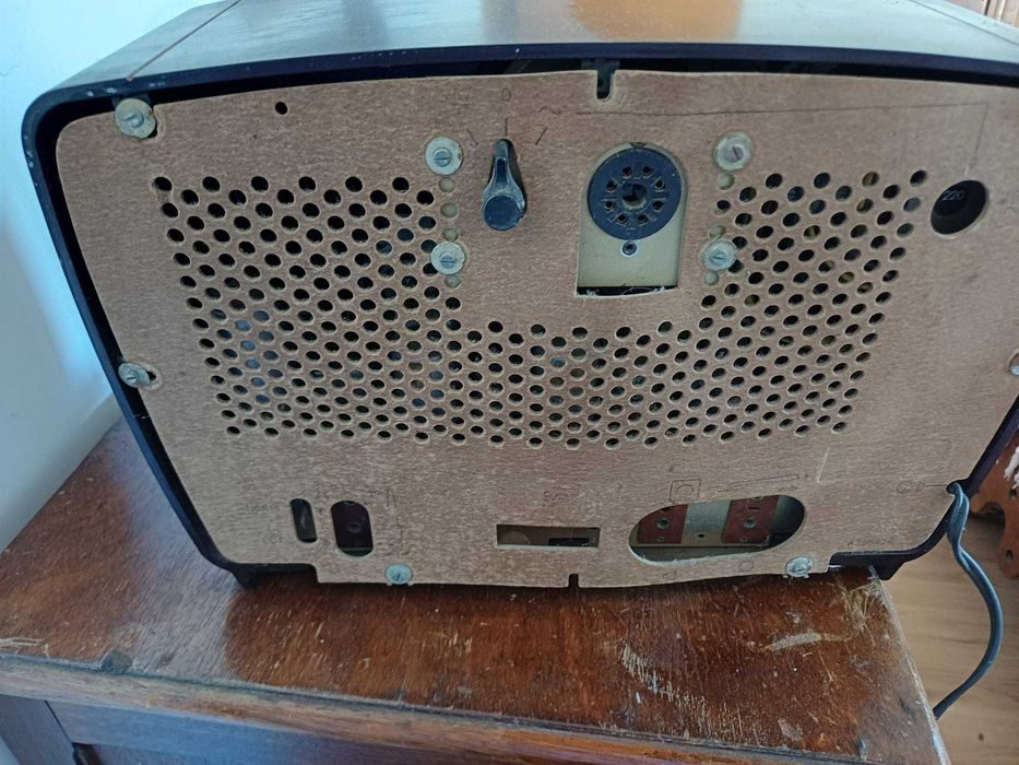 Rádio Philips antigo portátil