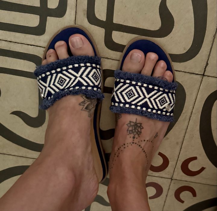 Piękne włoskie nowe klapki Camomilla Italy stylowe mniej niż pół ceny