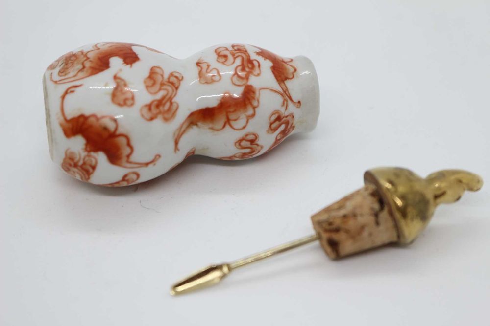 Snuff Bottle em Porcelana Chinesa Fabrico e Pintura à Mão Marcada XIX