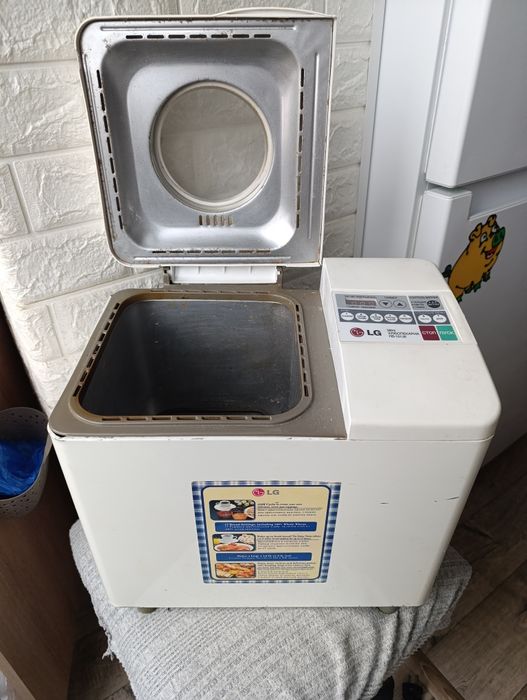 Продам хлебопечку