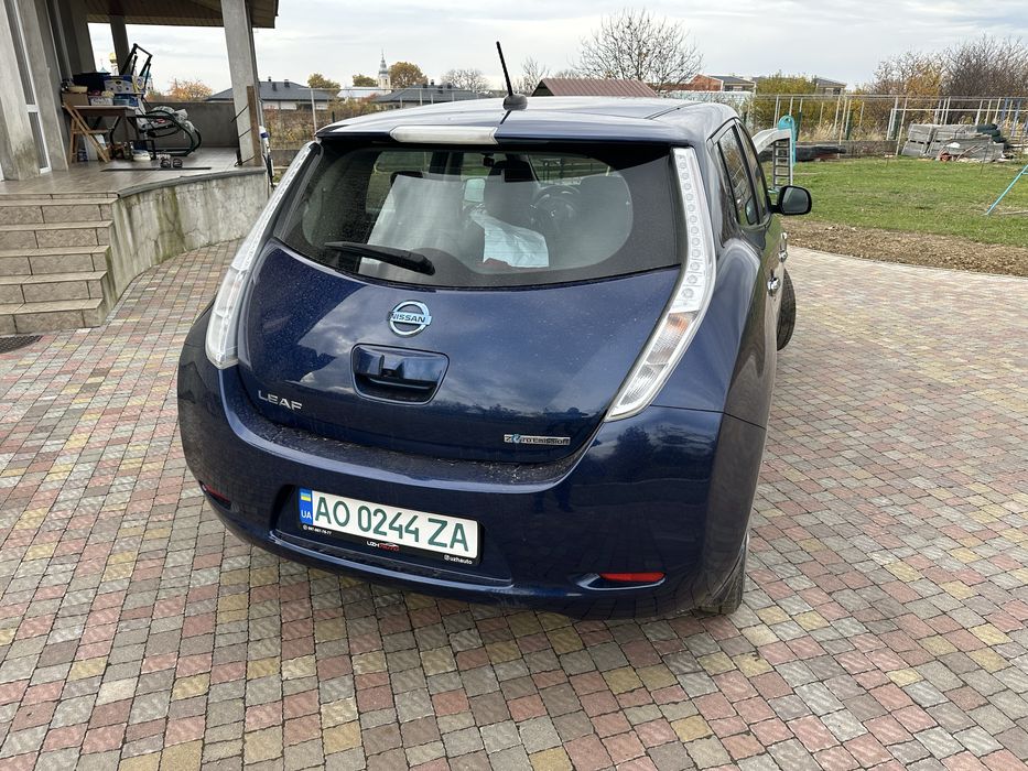 Nissan leaf 30kw 2017 року