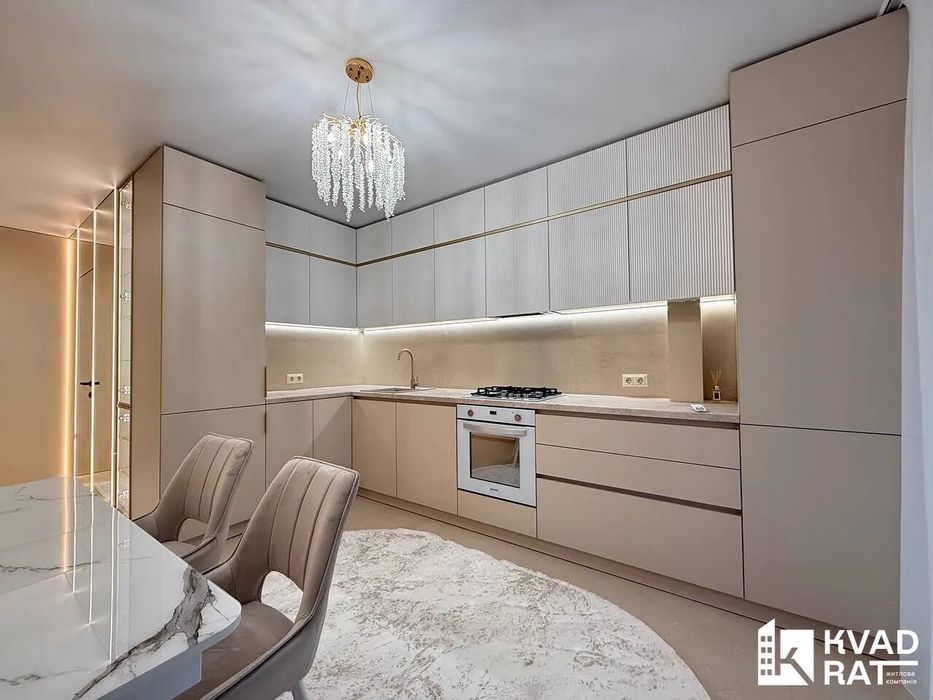 Продам повністю укомплектовану квартиру в ЖК Фемелі Плаза