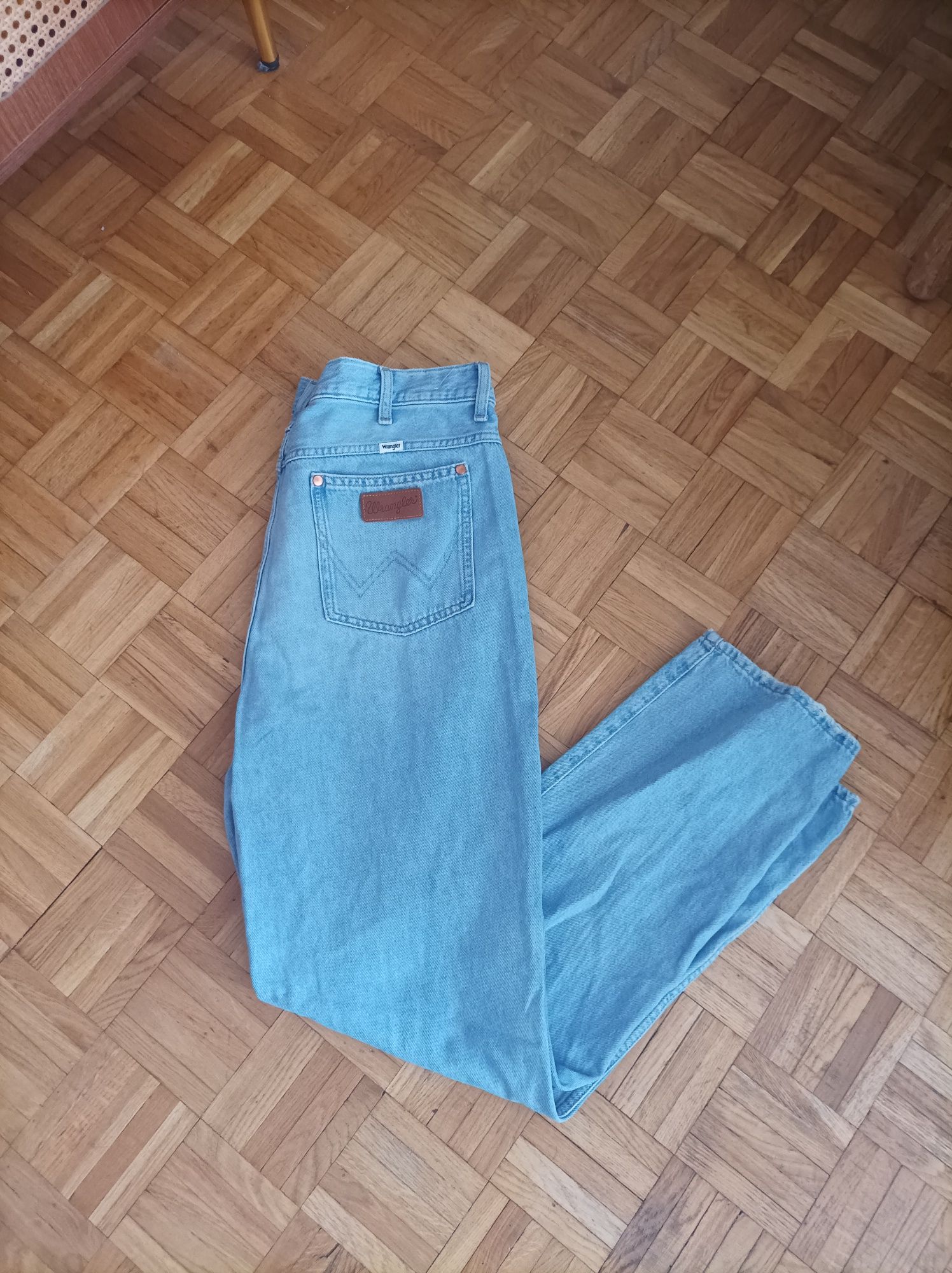 Spodnie jeansowe damskie Wrangler Wild West high rise straight