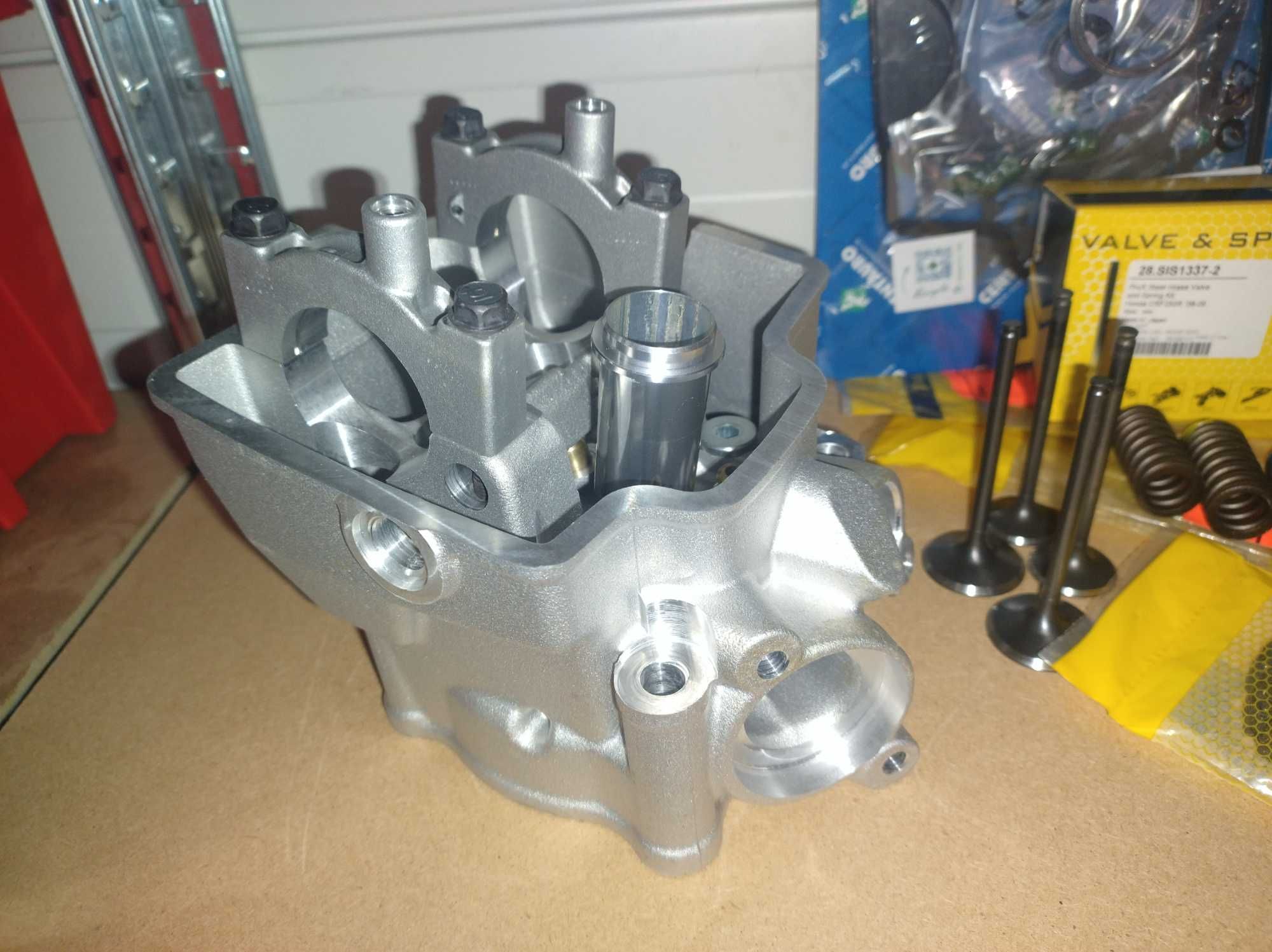 Honda CRF 250 rok 04-09 Zestaw naprawczy góry silnika