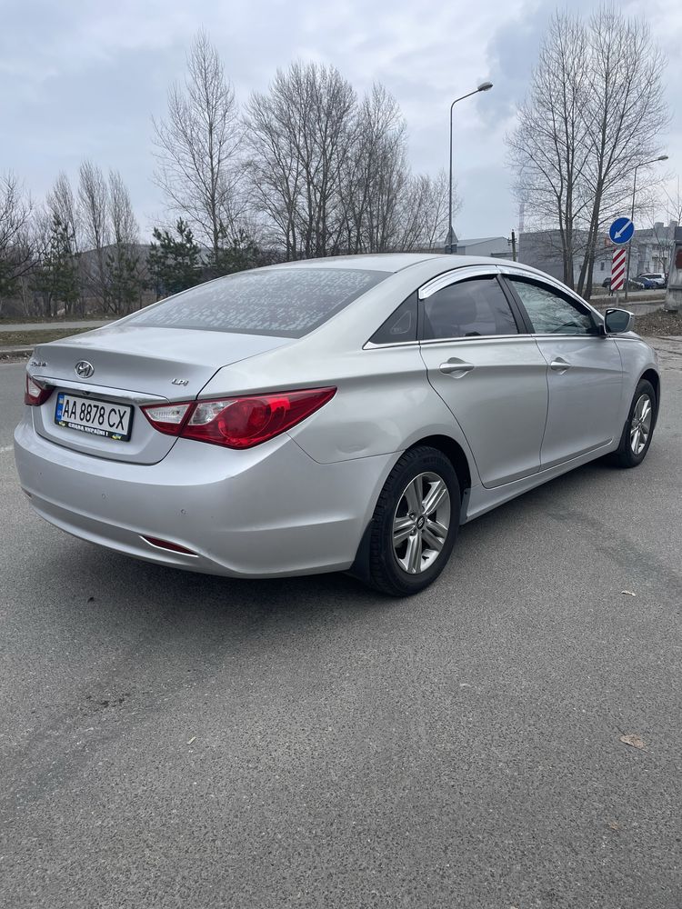 Hyundai Sonata 2012