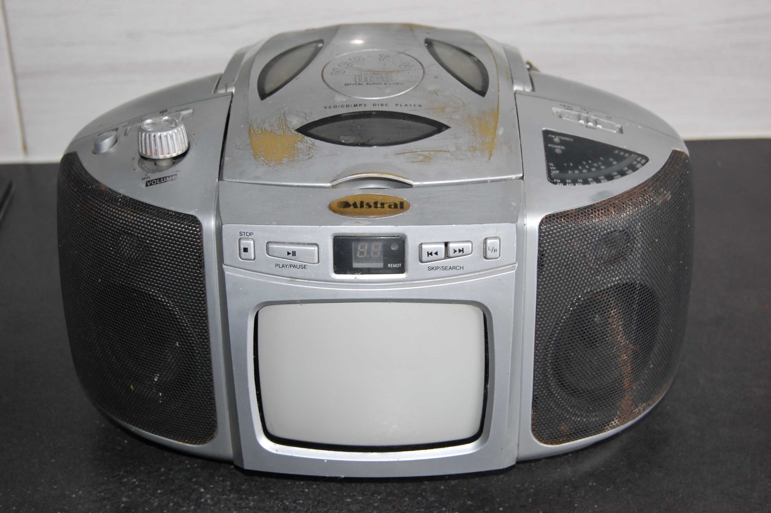 Bombox z telewizorem MISTRAL model VCDTV-2B