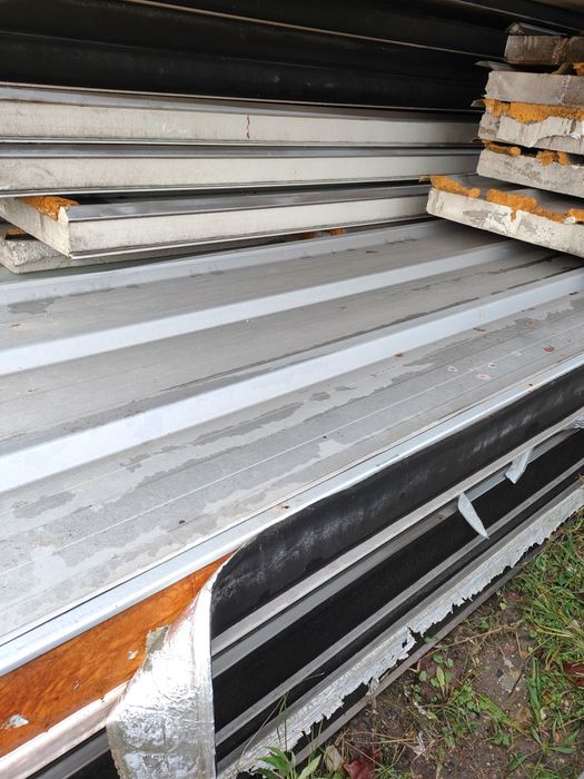 Płyta warstwowa  PIR 80 Dach L- 13mb. 900m2