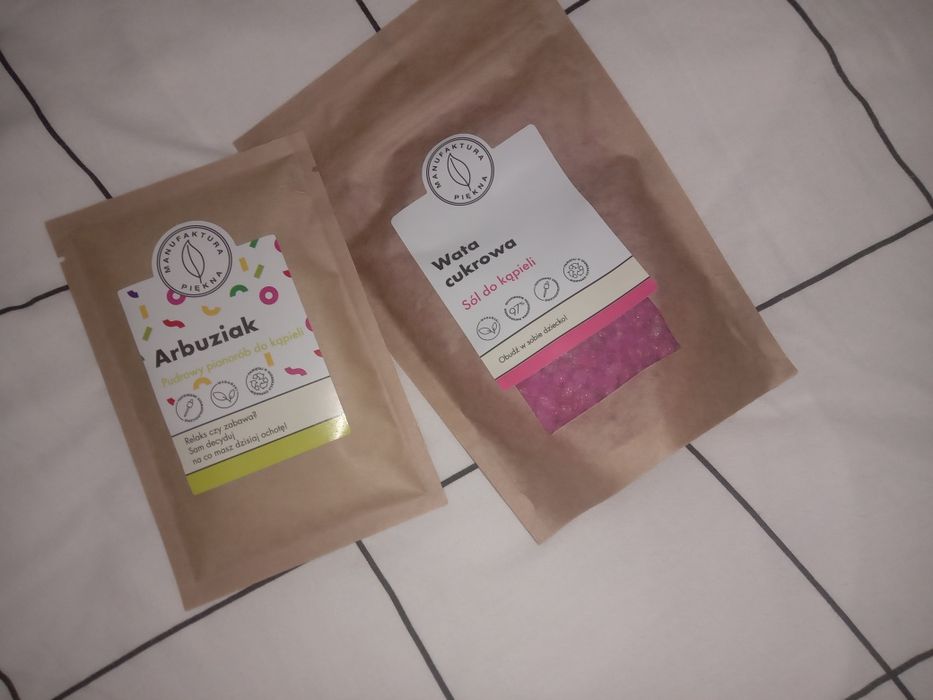 Sól do kąpieli i puder do robienia piany